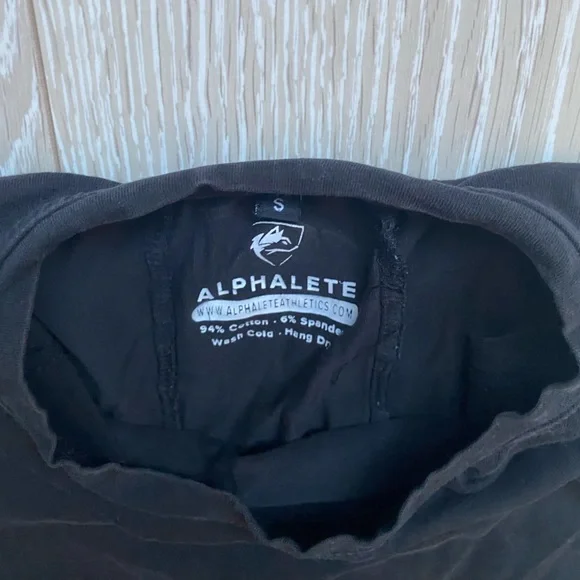 Alphalete Cut Off - Picture 2 of 3